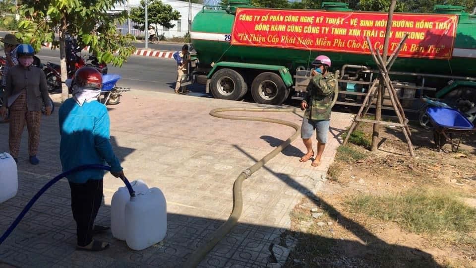 Hành trình thiện nguyện cấp phát nước miễn phí cho bà con tỉnh Bến Tre